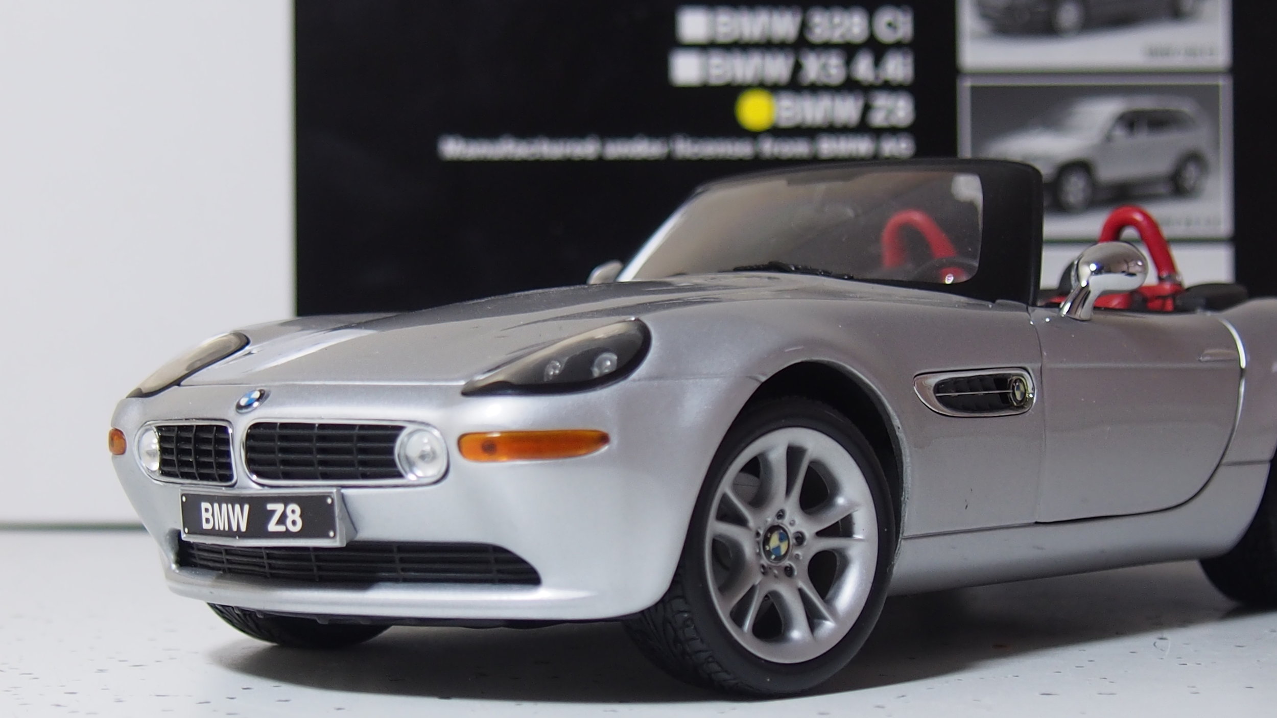 自動車 AUTOart  Z8 1/18 BMW Z8 roadster boxed by AutoArt 1:18 scale — CS-DIECAST-TUNING